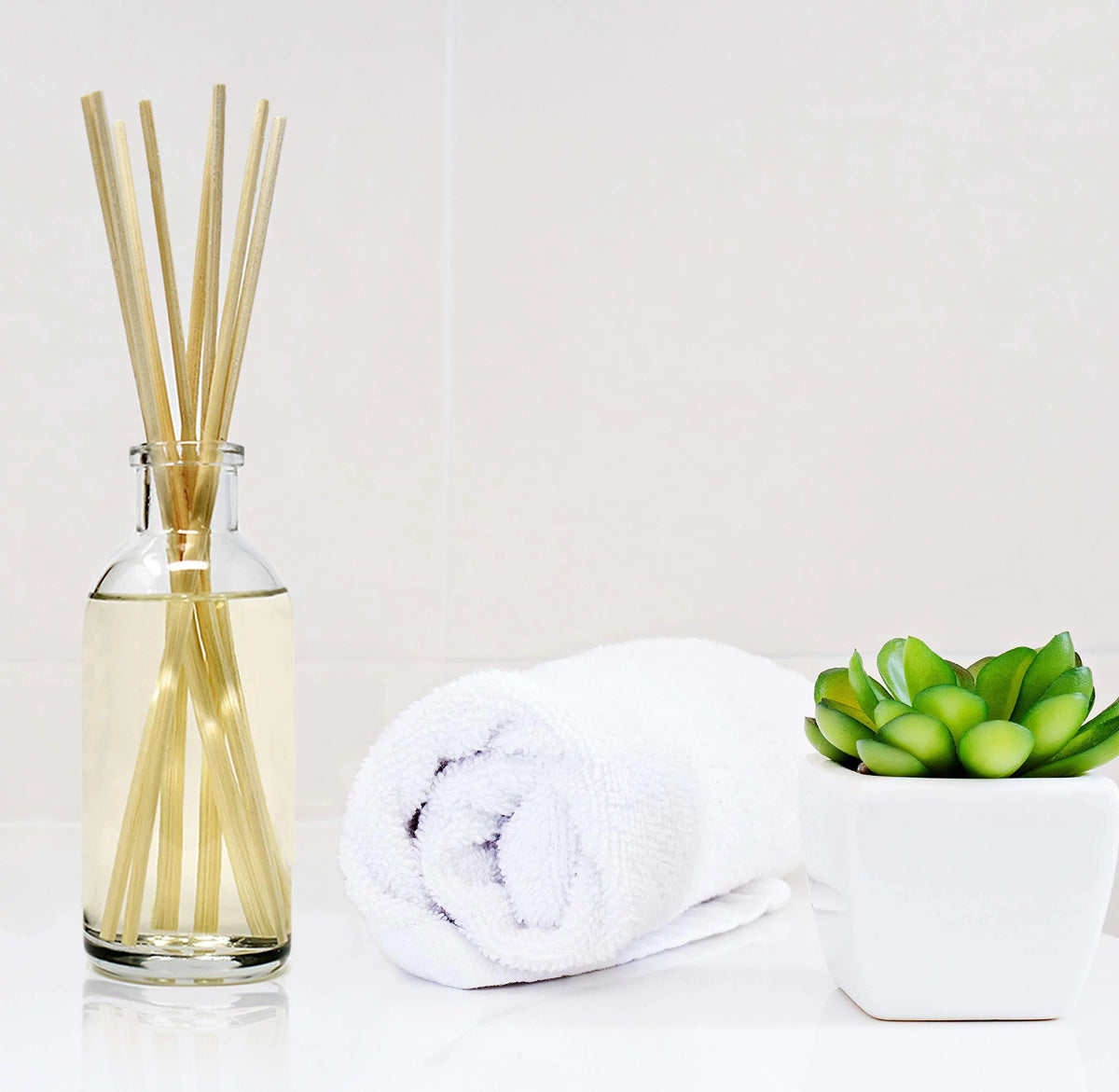 Citrus Scented Reed Diffuser Oil Refill + Replacement Reed Sticks 4 oz T971401