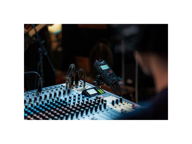 Portable Four-Track Digital Audio Recorder USB Audio Interface F1798