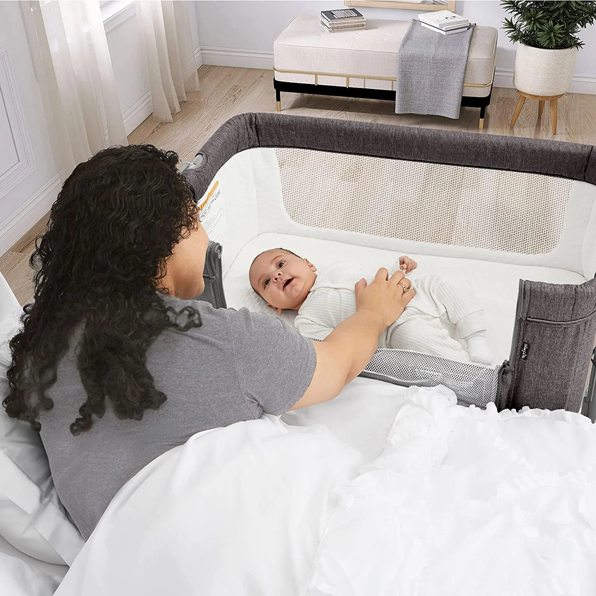 Dark Grey Lightweight Bassinet Bedside Sleeper Y77323