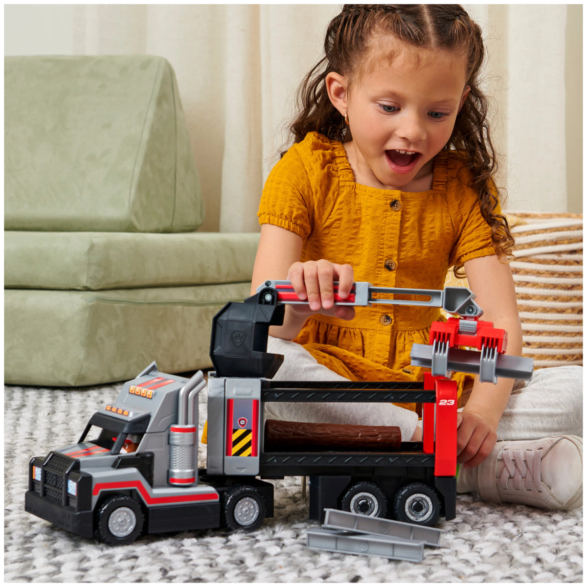 Al’s Deluxe Big Truck Toy with Moveable Claw Arm and Accessories R50004