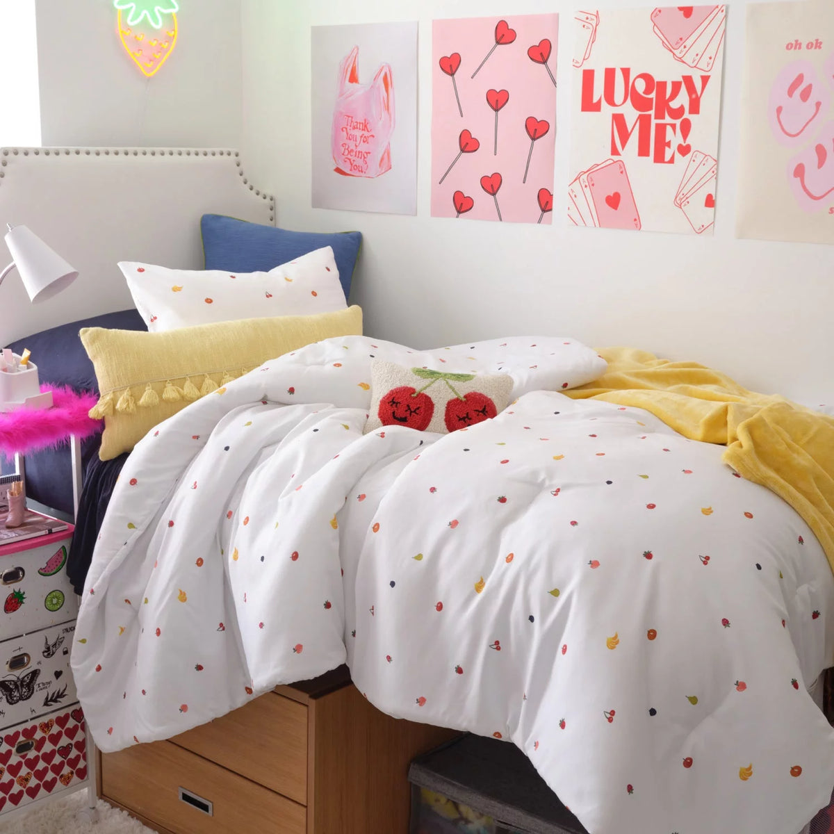 White Rainbow Fruits Full/Queen Comforter and Sham Set M562