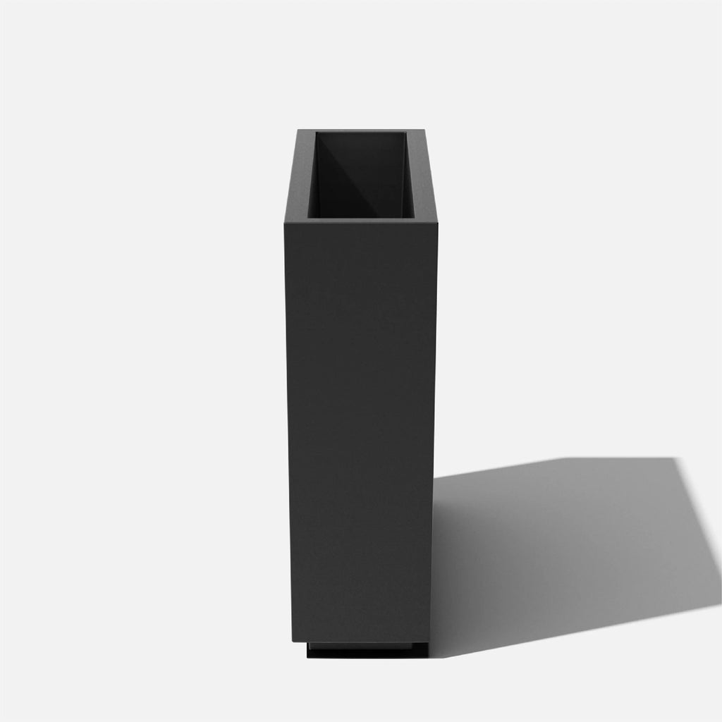 Black Plastic Planter U32901
