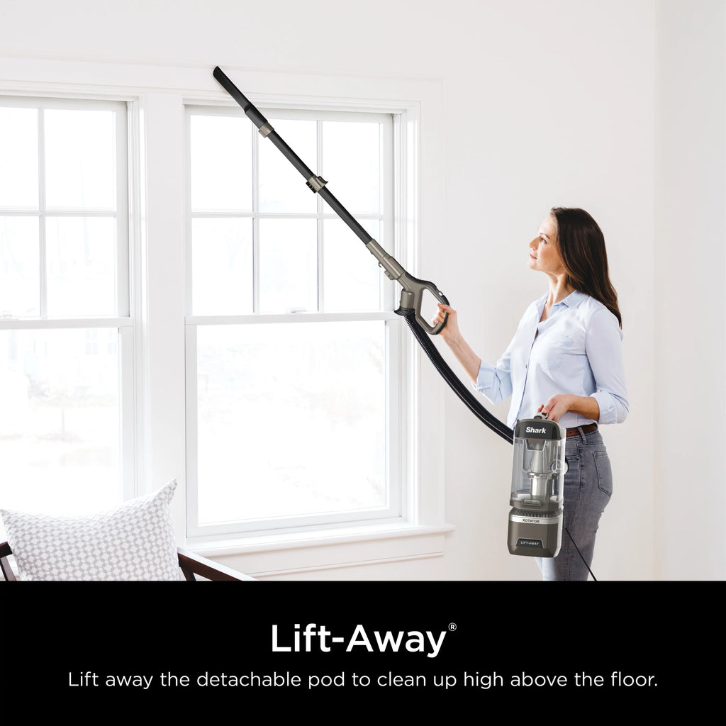 Upright Vacuum with Self-Cleaning Brushroll I6619