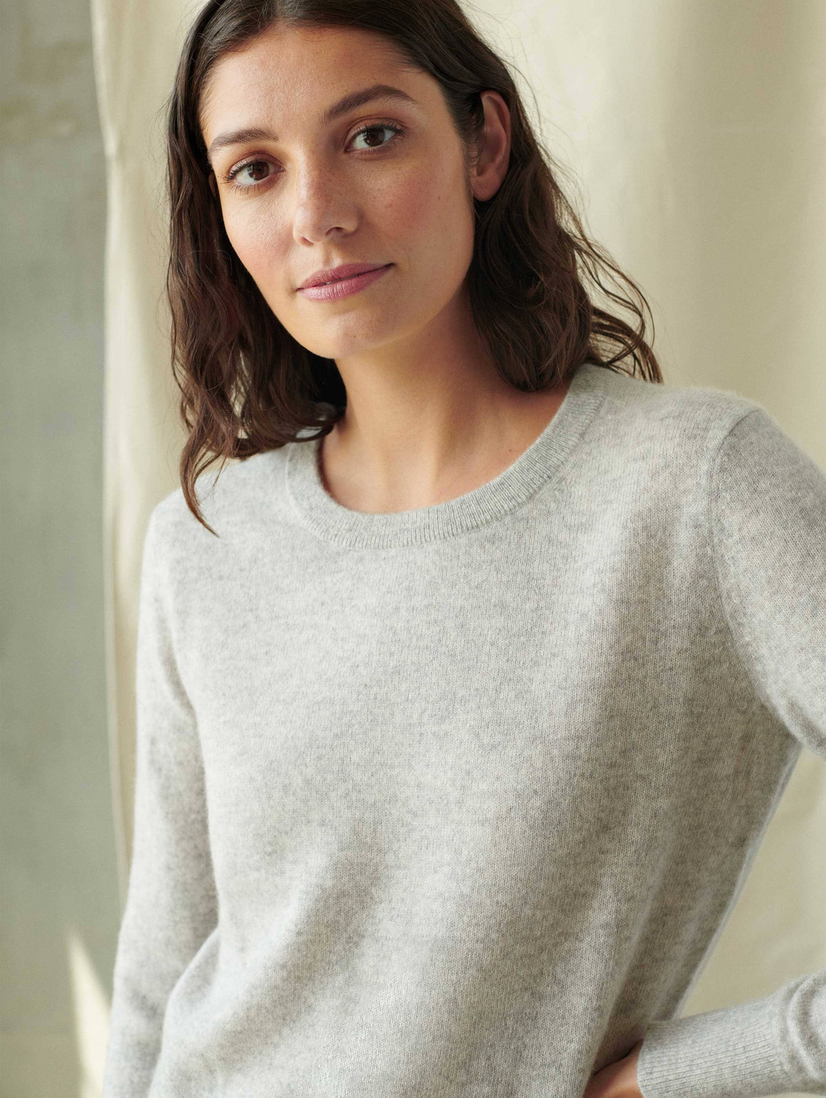 Misty Grey Heather Cashmere Crewneck N79277