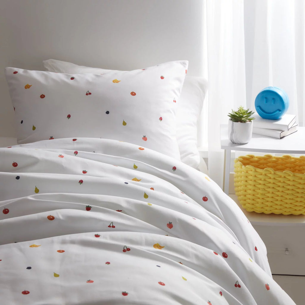 White Rainbow Fruits Full/Queen Comforter and Sham Set M562