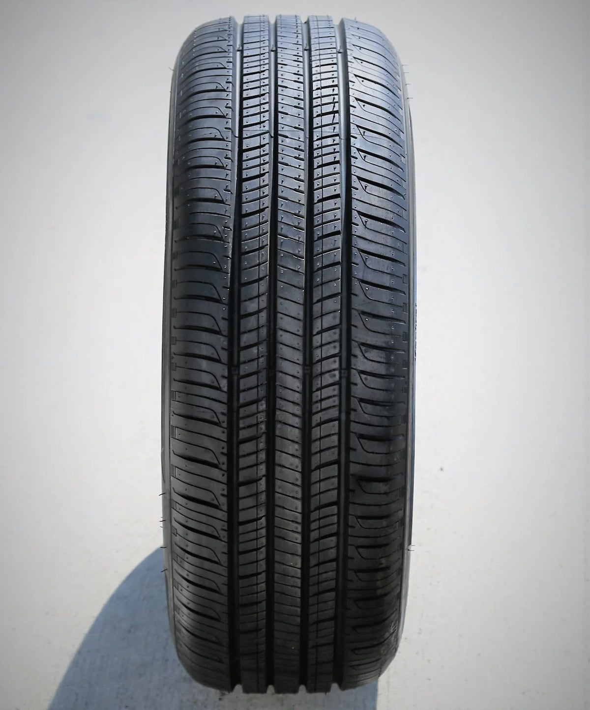 All-Season Tire 195/65R15 91H R559681