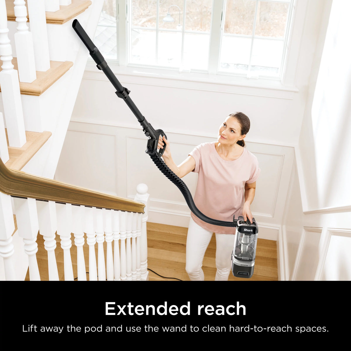 Upright Vacuum with Self-Cleaning Brushroll I6619