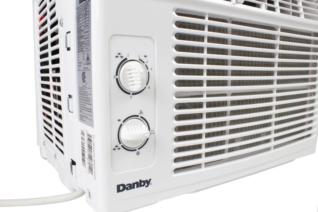 5000 BTU White Window AC X995297