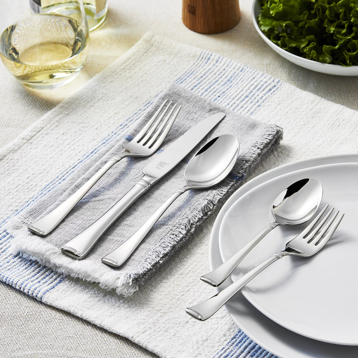 20-Piece 18/10 Stainless Steel Flatware Set D589